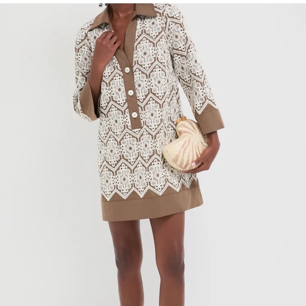 Tuckernuck mocha mousse lace collier dress